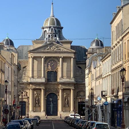 Appartement Versailles Quartier Notre Dame Au Pied Du Chateau Avec Parking Екстер'єр фото