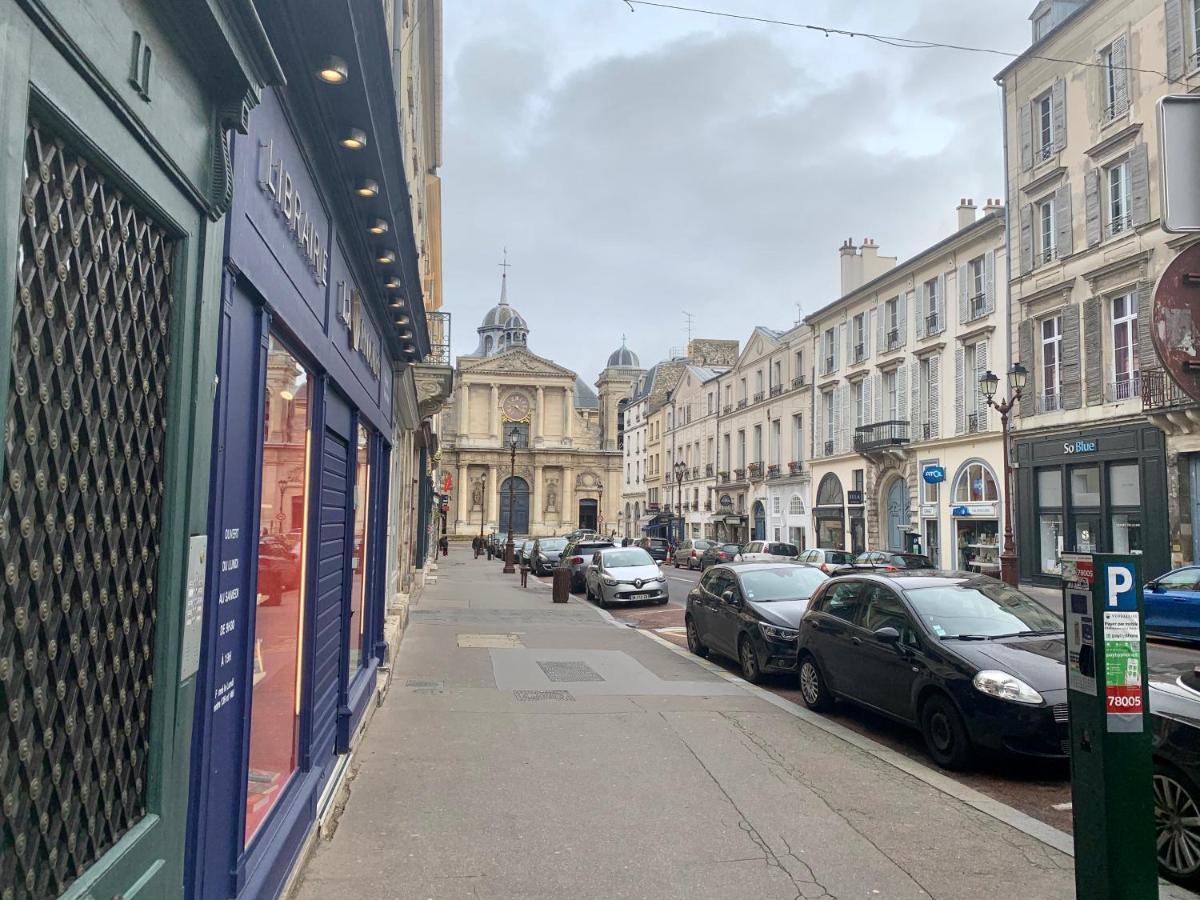 Appartement Versailles Quartier Notre Dame Au Pied Du Chateau Avec Parking Екстер'єр фото