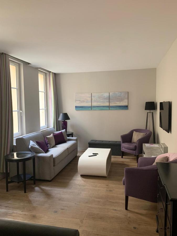 Appartement Versailles Quartier Notre Dame Au Pied Du Chateau Avec Parking Екстер'єр фото