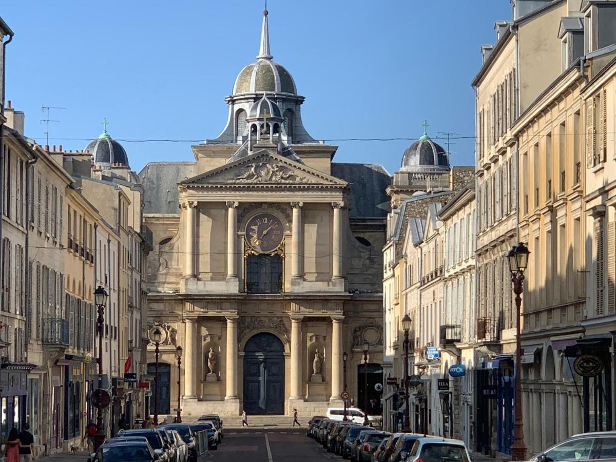 Appartement Versailles Quartier Notre Dame Au Pied Du Chateau Avec Parking Екстер'єр фото