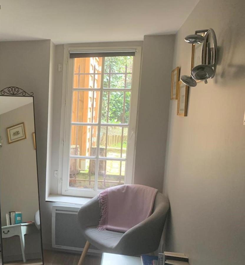 Appartement Versailles Quartier Notre Dame Au Pied Du Chateau Avec Parking Екстер'єр фото