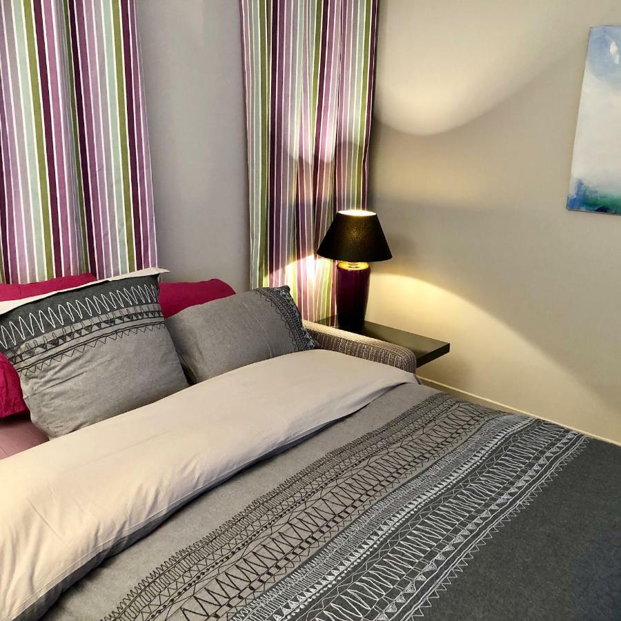 Appartement Versailles Quartier Notre Dame Au Pied Du Chateau Avec Parking Екстер'єр фото